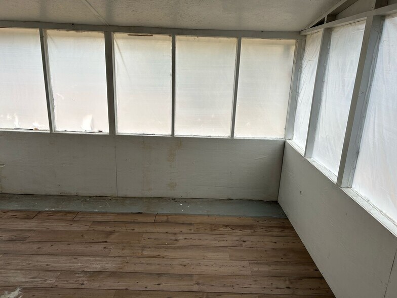 More Photos Of 4455 State Bridge Way, Alpharetta Office Residential For Lease