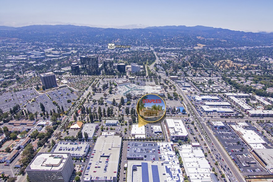 More Photos Of 21825 Erwin St, Woodland Hills Department Store For Sale