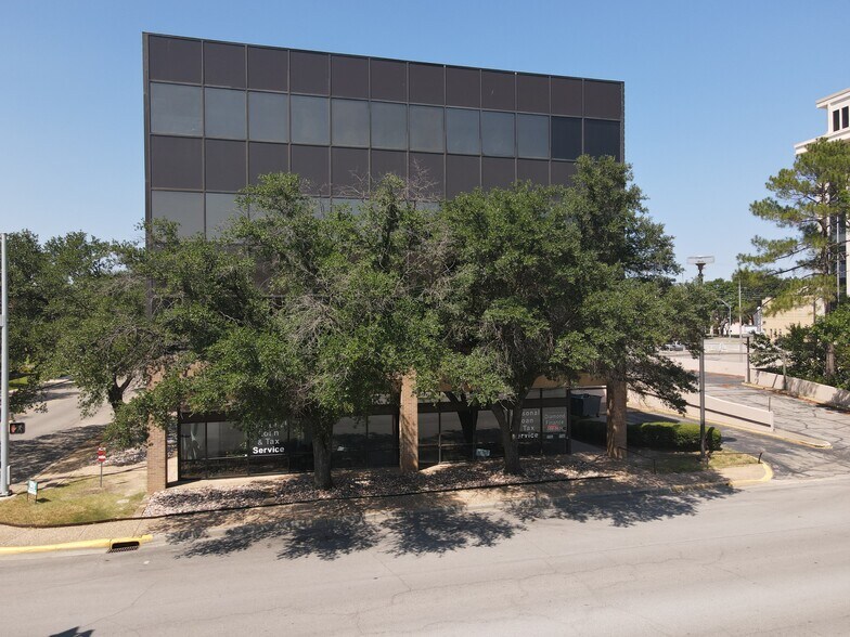 More Photos Of 333 W Main St, Ardmore Medical For Sale