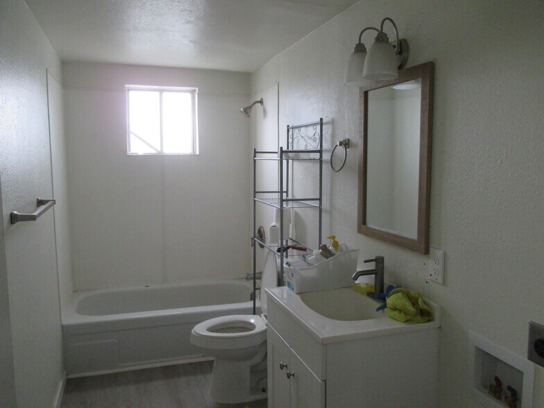 More Photos Of 7723 W Sunset Hwy, Spokane Apartments For Sale