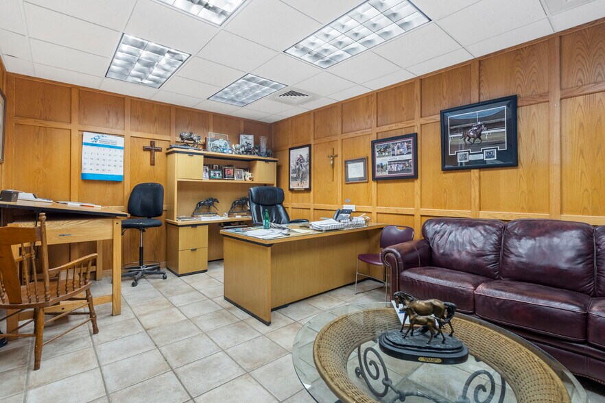 More Photos Of 2752 E Kearney St, Springfield Freestanding For Sale