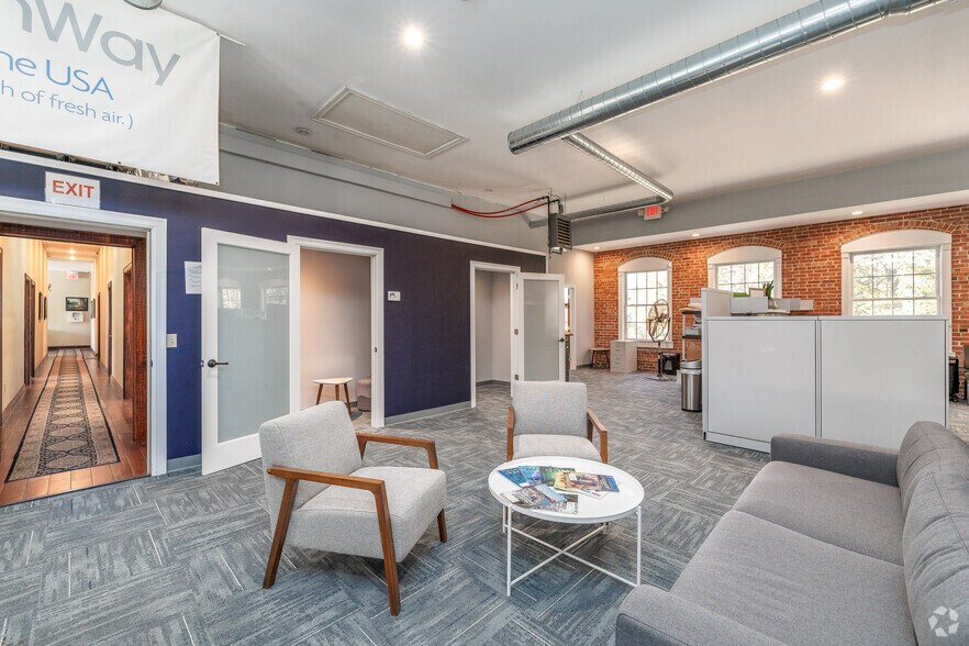 More Photos Of 3420 Maple Ave, Pulaski Warehouse For Sale