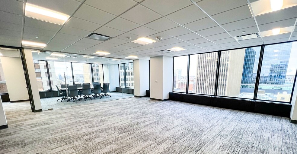 More Photos Of 250 E Wisconsin Ave, Milwaukee Office For Lease