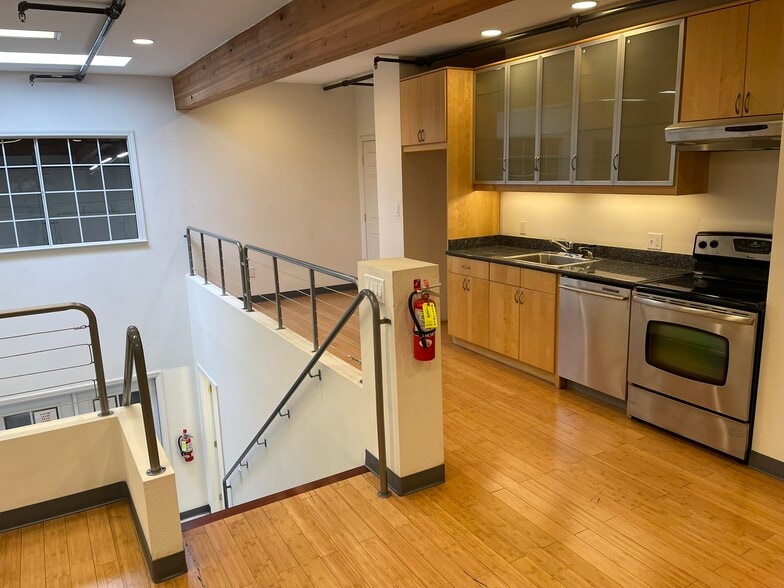 More Photos Of 1175 Obrien Dr, Menlo Park Manufacturing For Lease