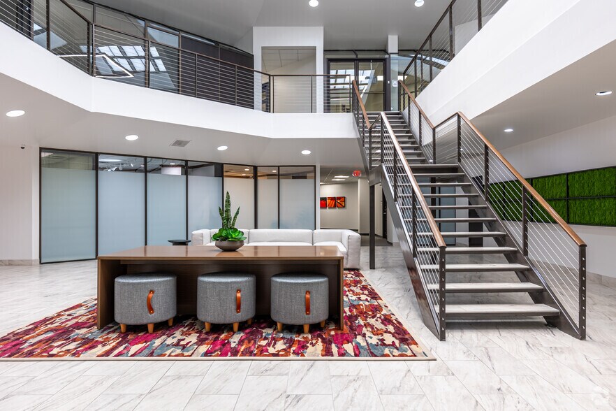 More Photos Of 17110 N Dallas Pky, Dallas Office For Lease