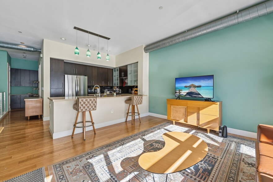 More Photos Of 133 The Promenade N, Long Beach Multifamily For Sale