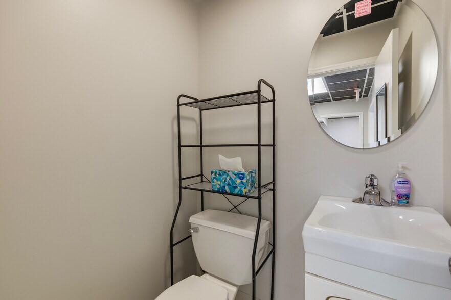 More Photos Of 280 Main St, Westminster Medical For Lease