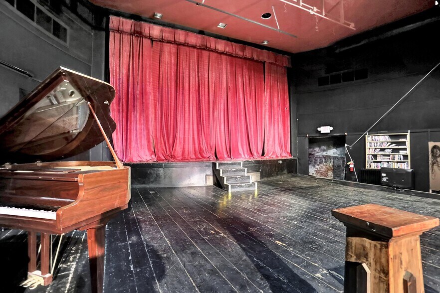 More Photos Of 111 S Walnut St, Edinburgh Theater Concert Hall For Sale