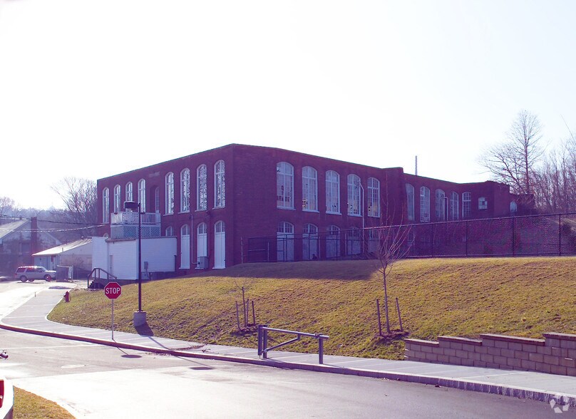 More Photos Of 15 Shaw St, Fall River Manufacturing For Lease