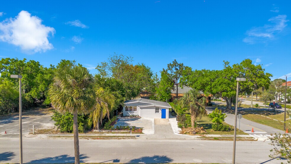 More Photos Of 4749 Hargrave St, Orlando Medical For Lease