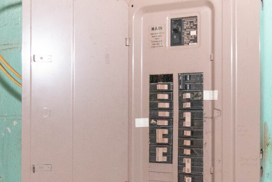 More Photos Of 2603 Baker St, Baltimore Religious Facility For Sale