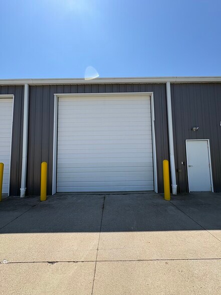 More Photos Of 66850 Executive Dr, Saint Clairsville Warehouse For Lease