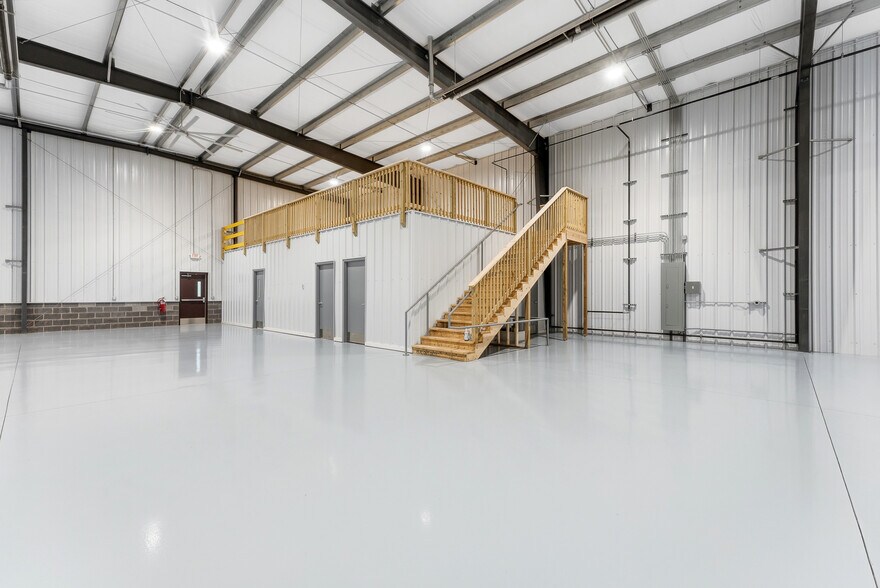 More Photos Of 1606 Glass Ave, Fairmont Industrial For Lease