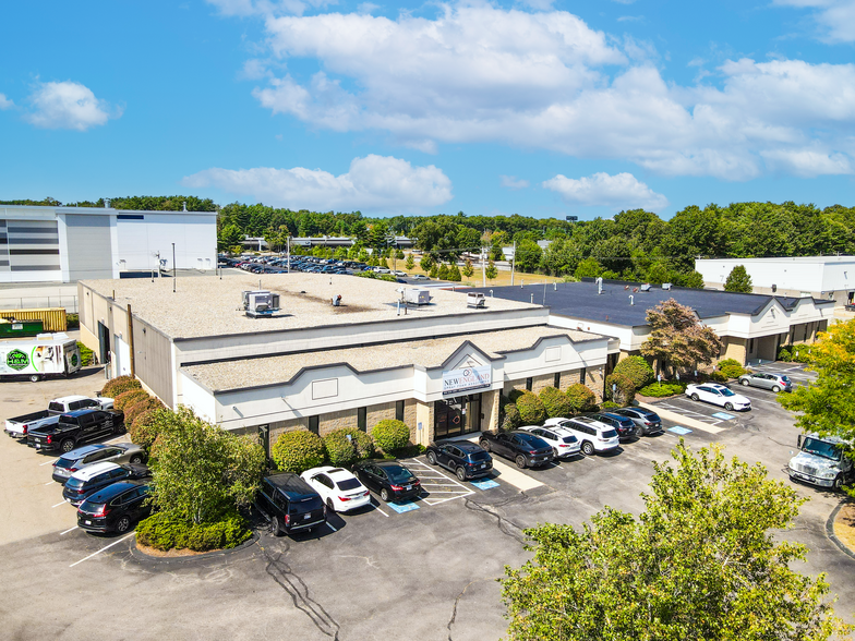 Primary Photo Of 500 Myles Standish Blvd, Taunton Light Manufacturing For Sale