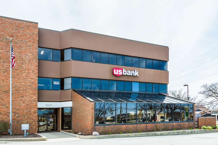 More Photos Of 6301 S Cass Ave, Westmont Office For Lease