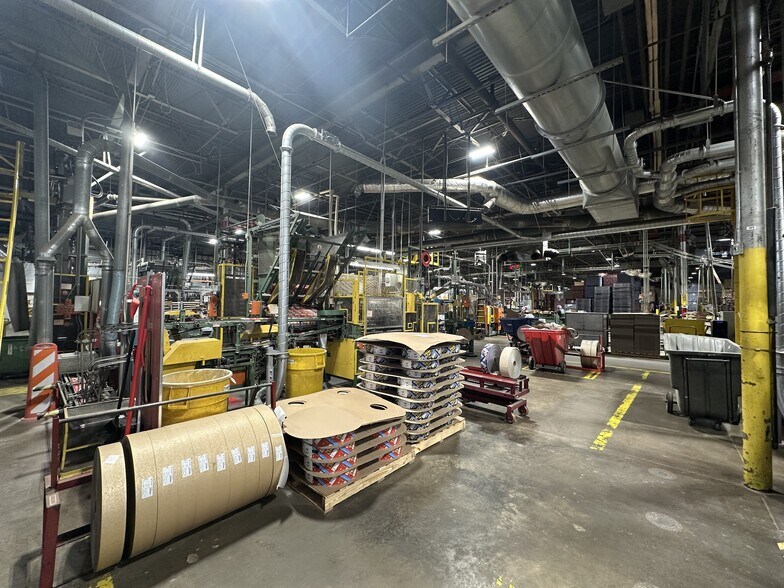 More Photos Of 1925 Country Club Dr, Carrollton Warehouse For Sale