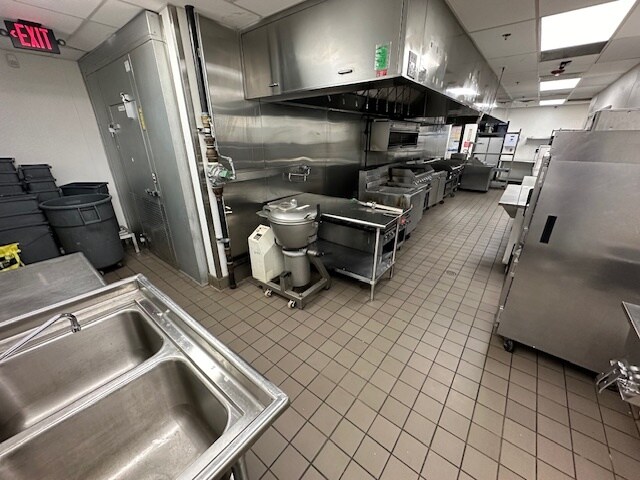 More Photos Of 502 N Main St, Stillwater Restaurant For Lease