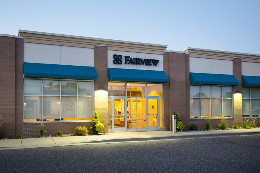 More Photos Of 14020 Northdale Blvd, Rogers Medical For Lease