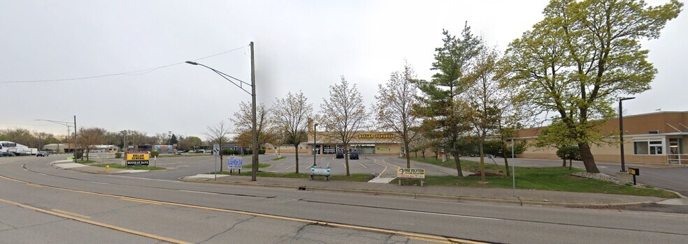 More Photos Of 50 Ecorse Rd, Ypsilanti Storefront For Lease