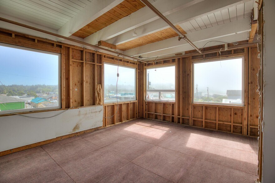 More Photos Of 61 Main St, Pacific Beach Restaurant For Sale