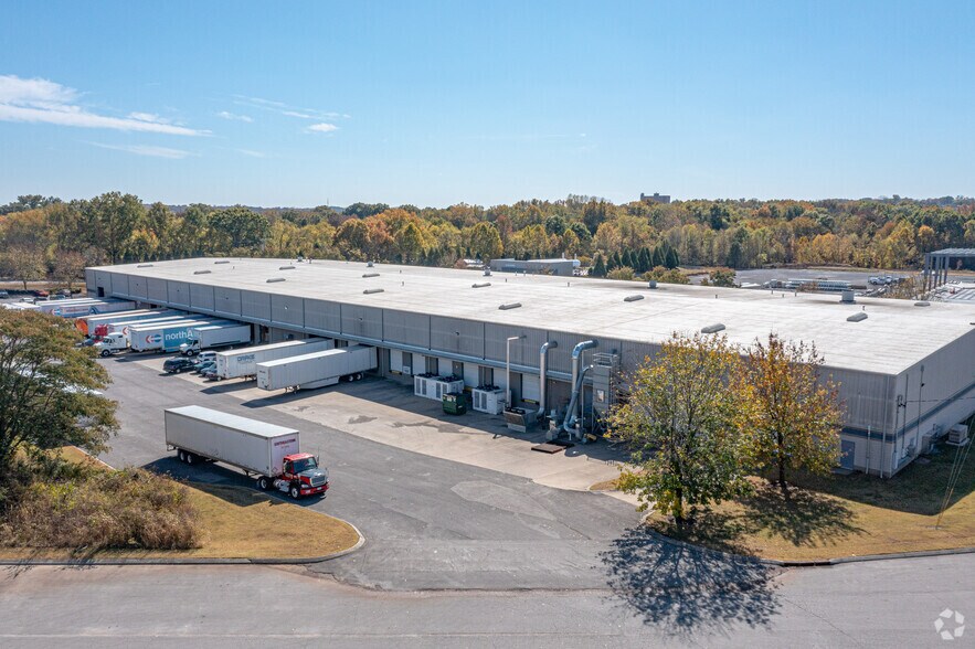 More Photos Of 740-760 Hickory Industrial Dr, Old Hickory Warehouse For Lease
