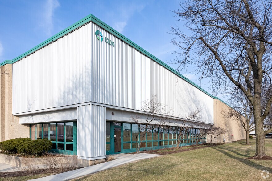 More Photos Of 1200-1290 Thorndale Ave, Elk Grove Village Warehouse For Lease
