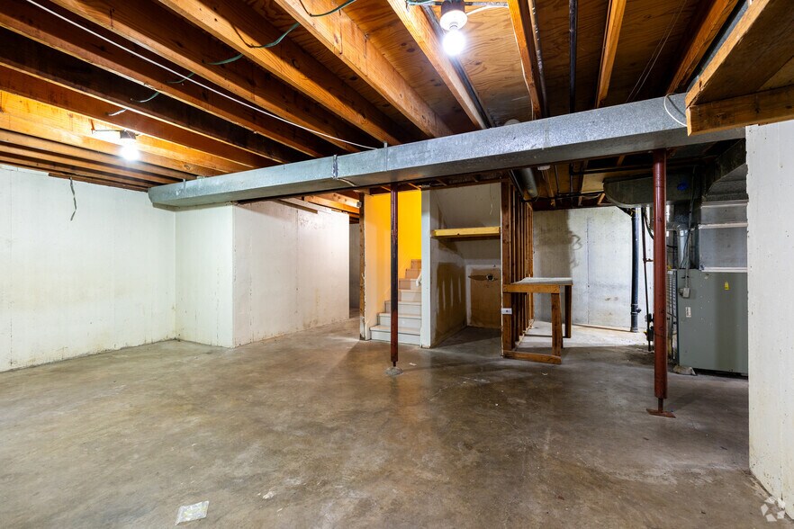 More Photos Of 13900 Grandboro Ln, Grandview Apartments For Sale