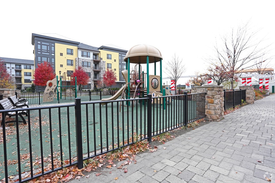 More Photos Of 4000 Riverside Station Blvd, Secaucus Apartments For Lease