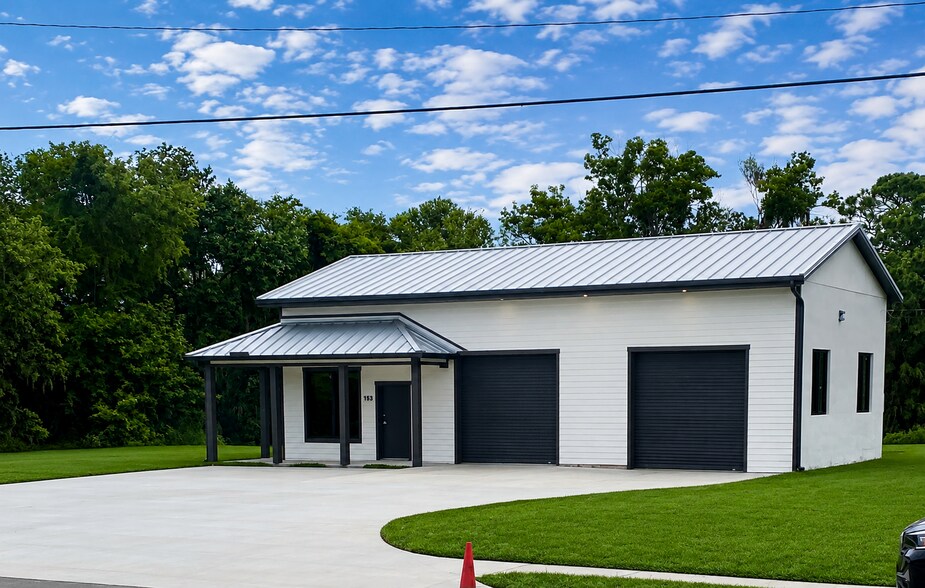 Primary Photo Of 153 S US Highway 1, Oak Hill Auto Repair For Sale
