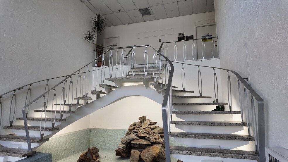 More Photos Of 1203 W St Georges Ave, Linden Office For Lease