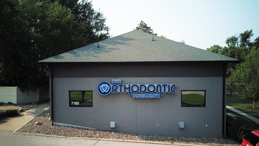 More Photos Of 7180 Hickman Rd, Windsor Heights Medical For Lease