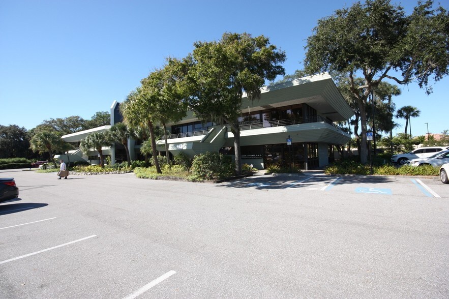 More Photos Of 2477 Stickney Point Rd, Sarasota Medical For Sale
