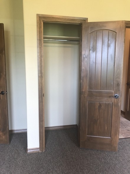 More Photos Of 17236 N May Ave, Edmond Office For Sale