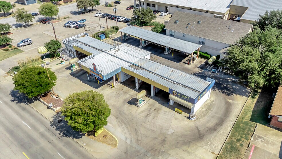 More Photos Of 504 N Euless Main St, Euless Carwash For Sale