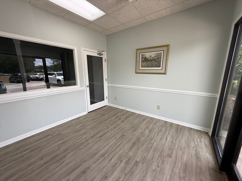 More Photos Of 150 E Fire Tower Rd, Winterville Office Residential For Lease