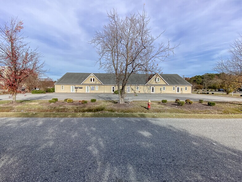 More Photos Of 111 Currituck Commercial Dr, Moyock Office For Sale