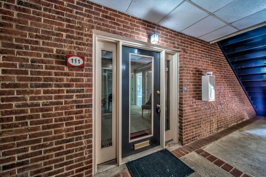 More Photos Of 425 E Crossville Rd, Roswell Office For Sale
