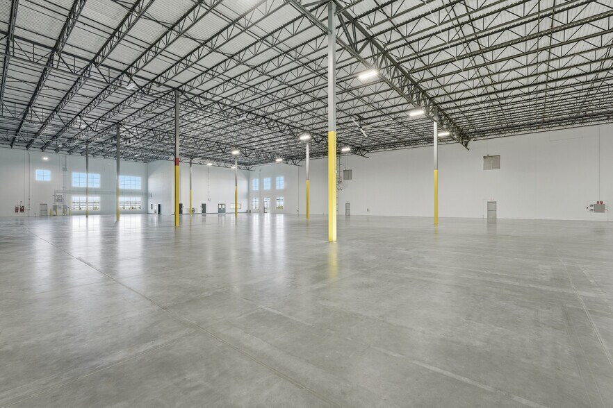 More Photos Of 111 Landmark Blvd, Savannah Warehouse For Lease