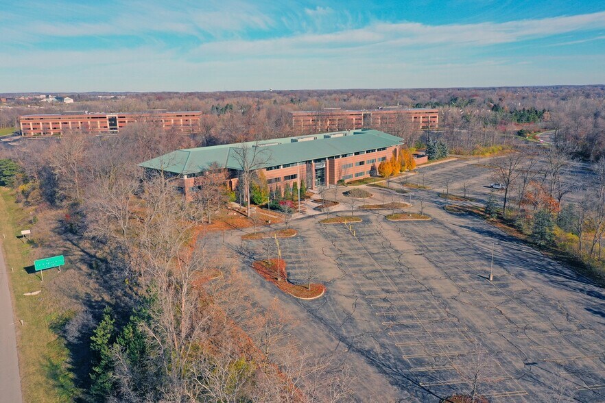 More Photos Of 19975 Victor Pky, Livonia Office For Lease
