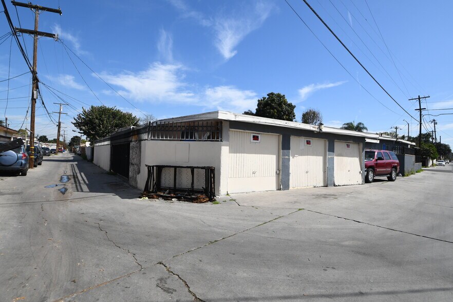 More Photos Of 19 E 69th St, Long Beach Multifamily For Sale
