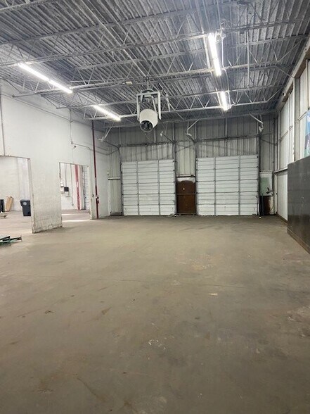 More Photos Of 304 S 12th St, Waco Warehouse For Lease