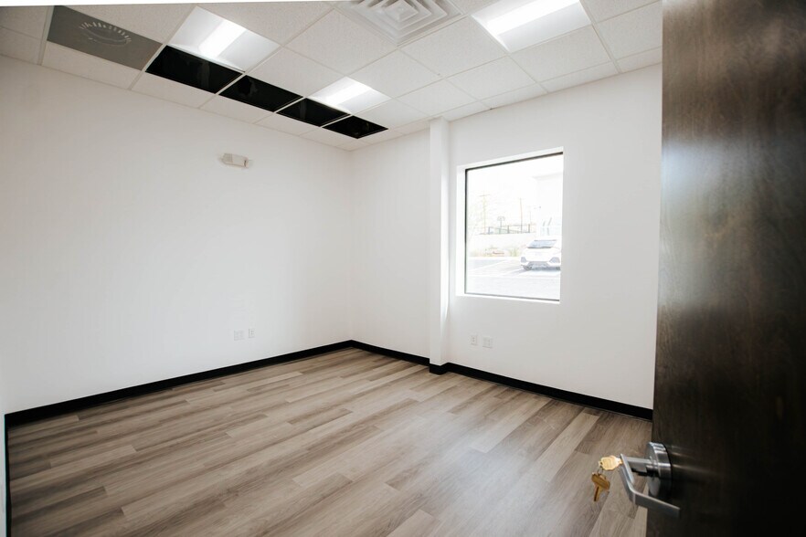 More Photos Of 160 Alto Mesa dr, El Paso Healthcare For Lease