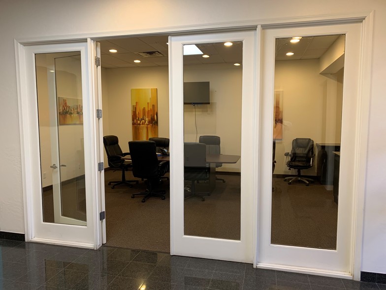 More Photos Of 316 S Price Rd, Tempe Warehouse For Lease