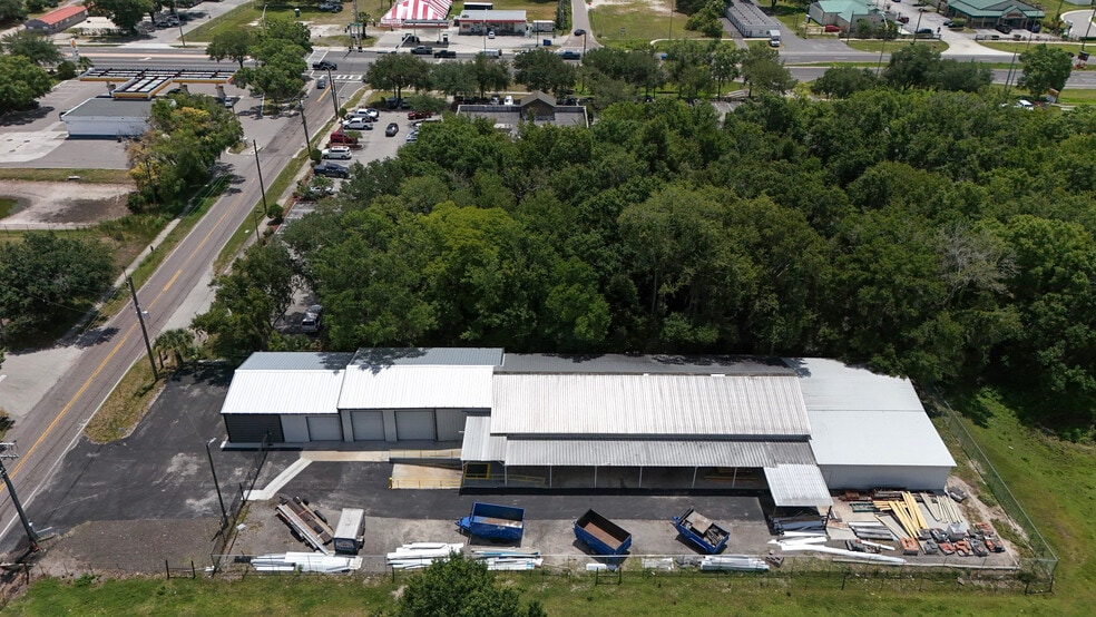 More Photos Of 301 Charlie Griffin Rd, Plant City Flex For Lease
