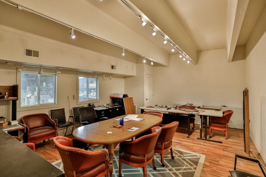 More Photos Of 711 3rd St, Marathon Manufacturing For Sale