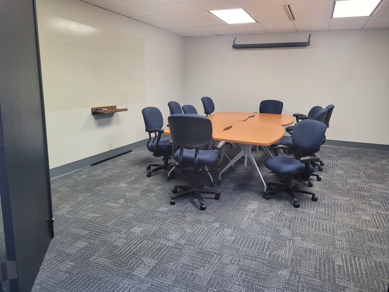 More Photos Of 100 W Old Wilson Bridge Rd, Worthington Medical For Lease