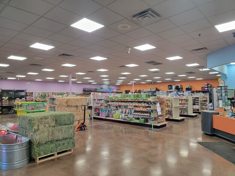 More Photos Of 856 S Alma School Rd, Mesa Freestanding For Sale