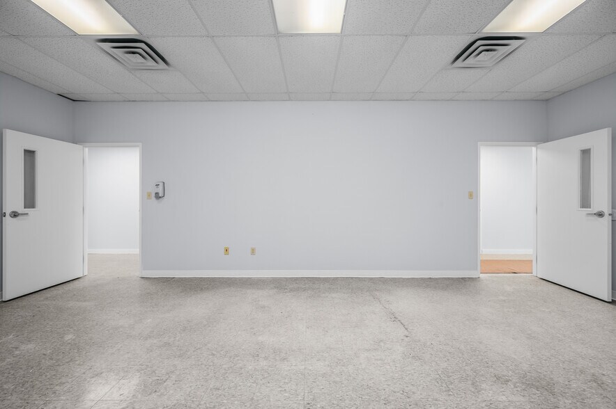 More Photos Of 2291 Traversefield Dr, Traverse City Manufacturing For Lease