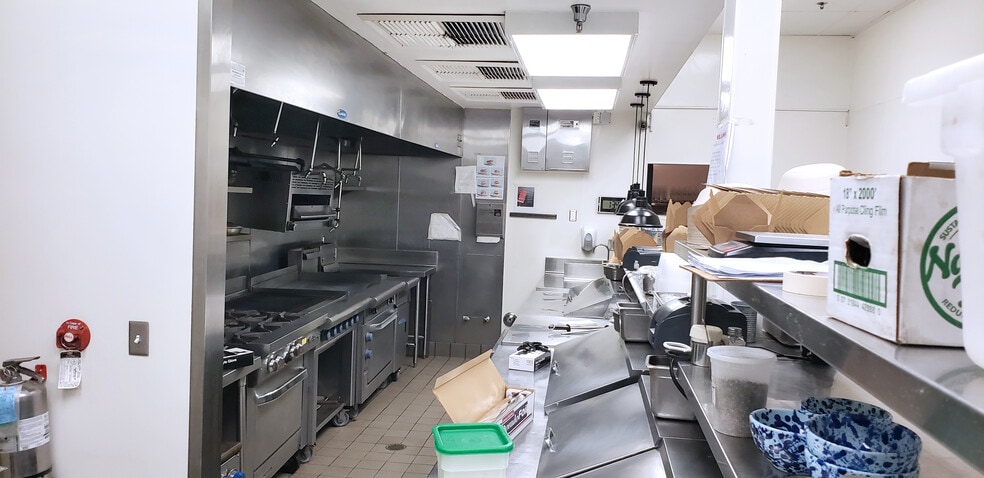 More Photos Of 1026-1032 Wilshire Blvd, Santa Monica Freestanding For Lease