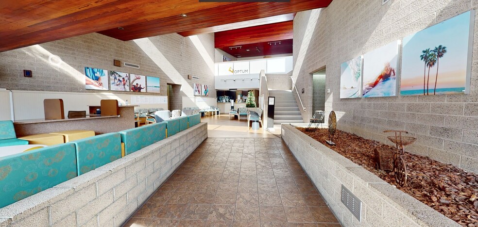 More Photos Of 145 Thunder Dr, Vista Medical For Lease
